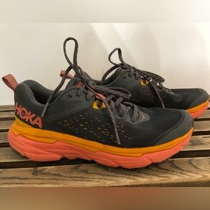 Hoka Challenger ATR 6